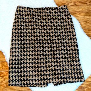 Talbots Petites wool blend houndstooth pencil skirt, fully lined in tan & black